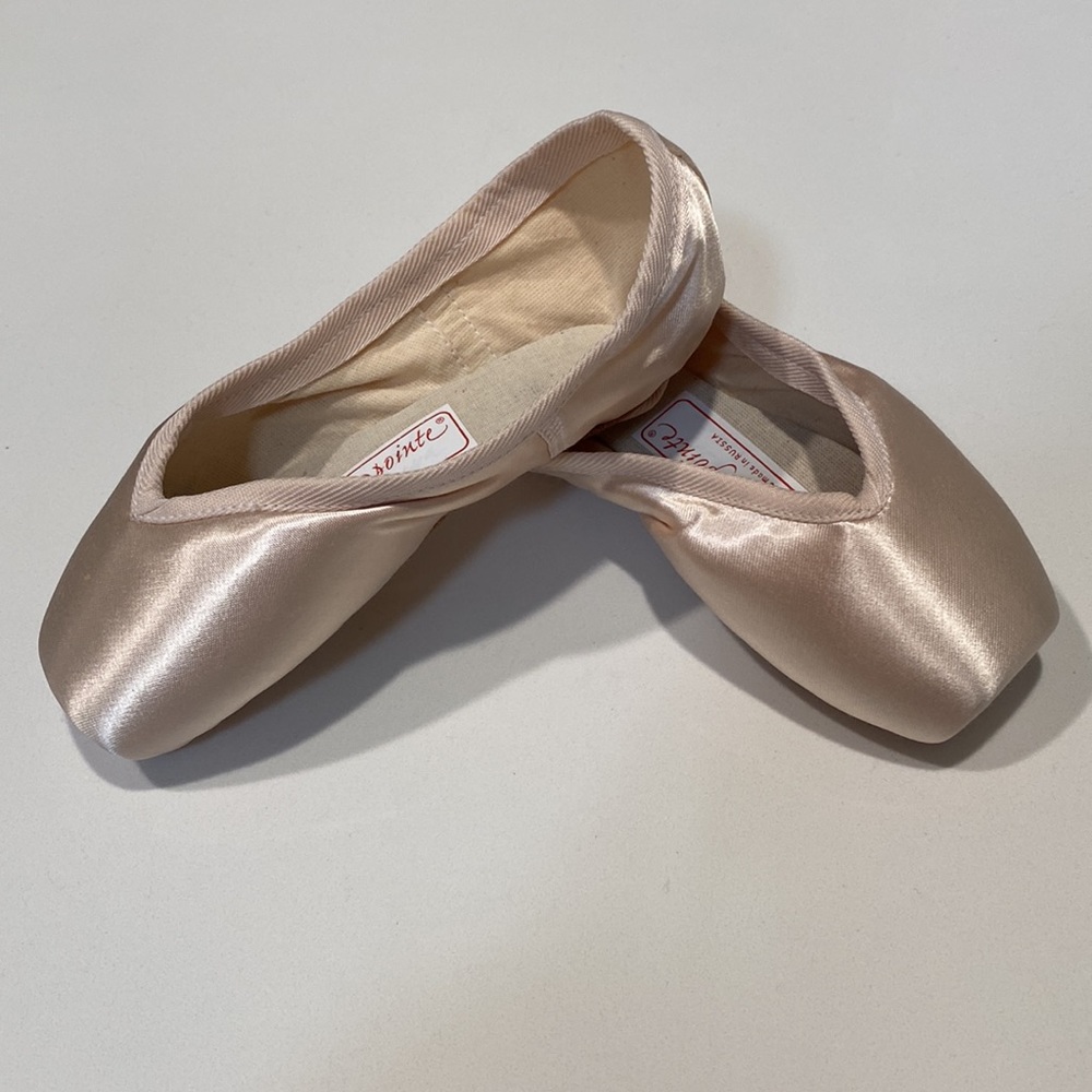 Brand New Russian Pointe shoes - Entrada size 34 vamp 1